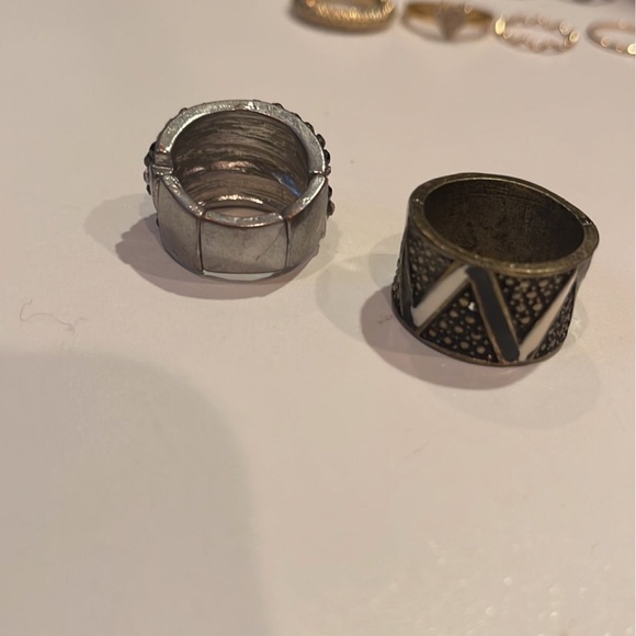 Ring lot - Picture 3 of 9